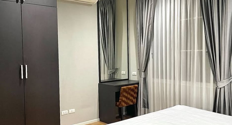 For rent 2 bedrooms condo in Watthana, Bangkok