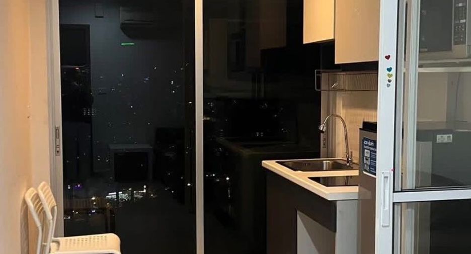 For rent 2 bedrooms condo in Watthana, Bangkok