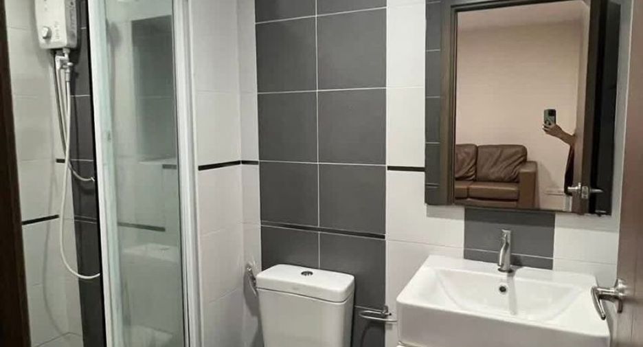 For rent 2 bedrooms condo in Watthana, Bangkok