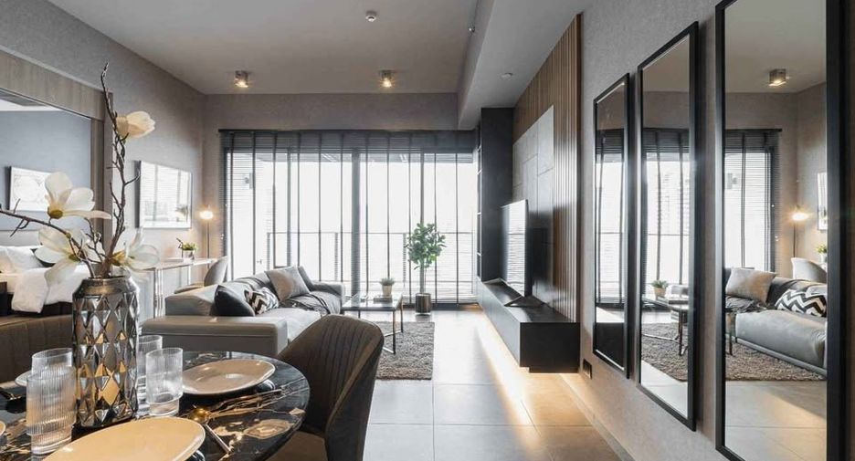 For rent 2 bedrooms condo in Watthana, Bangkok