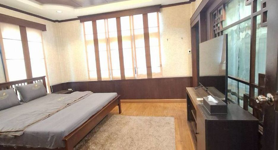 For rent 6 bedrooms house in Mueang Chiang Mai, Chiang Mai