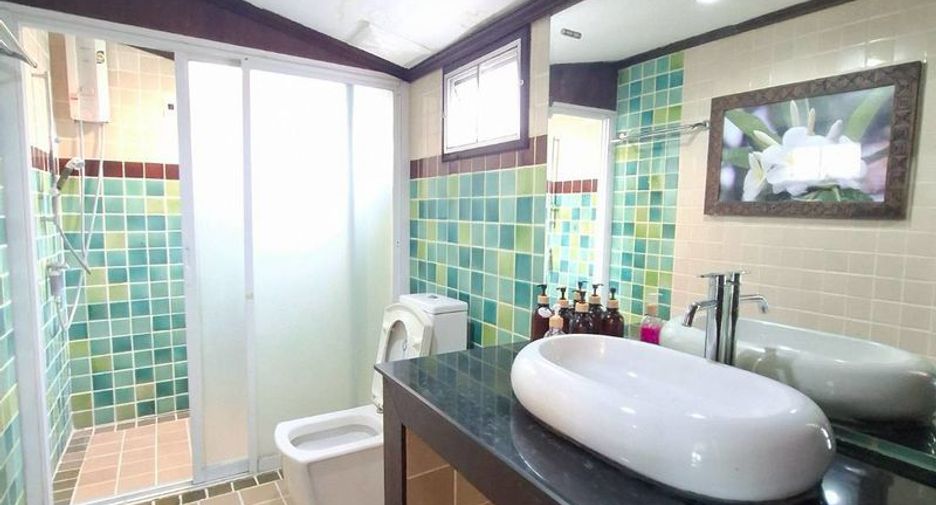 For rent 6 bedrooms house in Mueang Chiang Mai, Chiang Mai