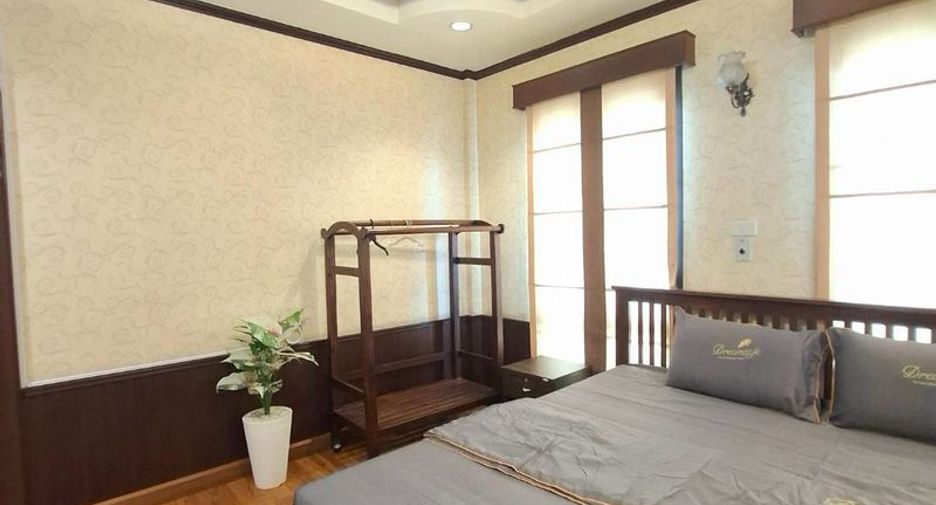 For rent 6 bedrooms house in Mueang Chiang Mai, Chiang Mai