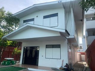 For rent 3 bedrooms townhouse in Bang Na, Bangkok