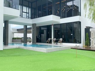 Villa zum Kauf mit 5 Zimmer in Mueang Chiang Mai, Chiang Mai