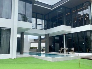 Villa zum Kauf mit 5 Zimmer in Mueang Chiang Mai, Chiang Mai