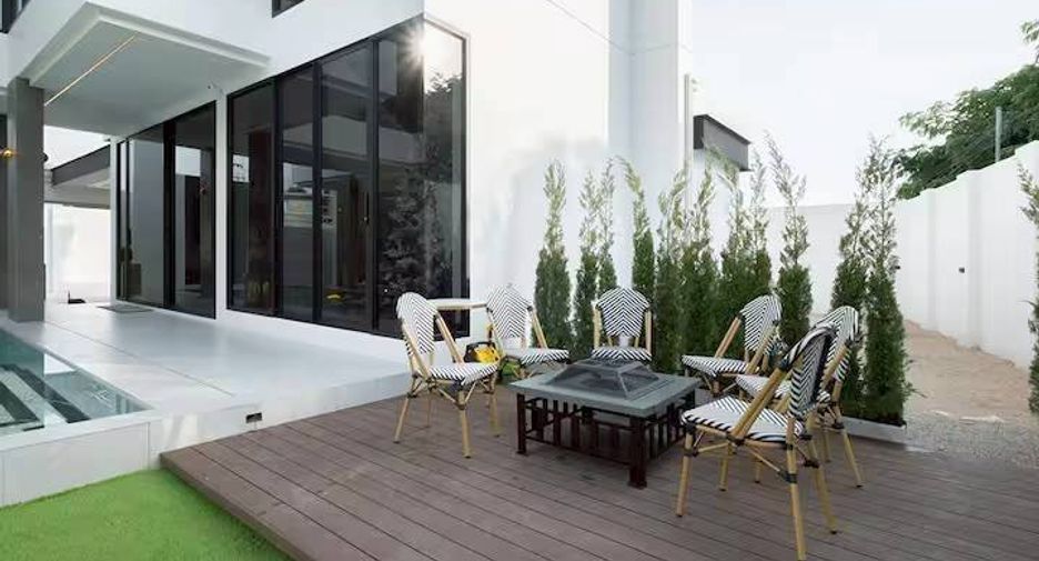 Villa zum Kauf mit 5 Zimmer in Mueang Chiang Mai, Chiang Mai