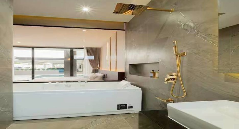 Villa zum Kauf mit 5 Zimmer in Mueang Chiang Mai, Chiang Mai