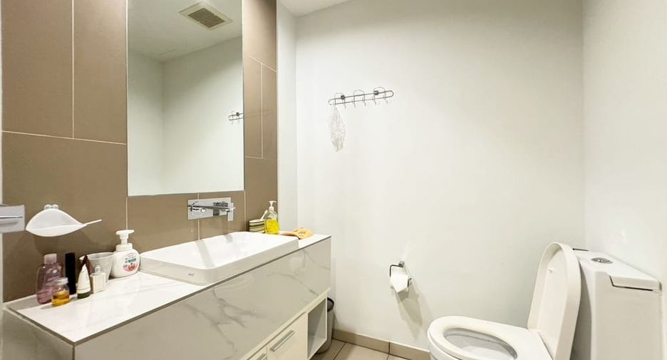 For rent 2 bedrooms condo in Bang Lamung, Chonburi