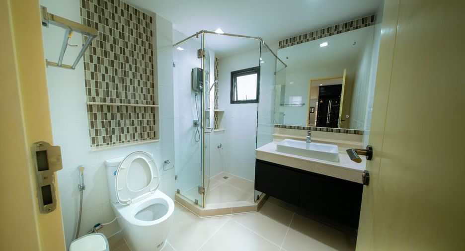 For rent 4 bedrooms villa in San Sai, Chiang Mai