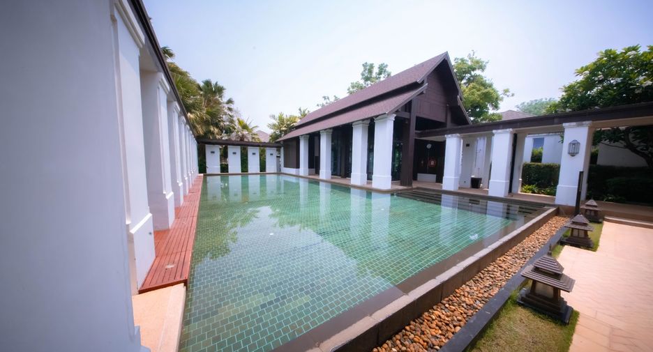 For rent 4 bedrooms villa in San Sai, Chiang Mai
