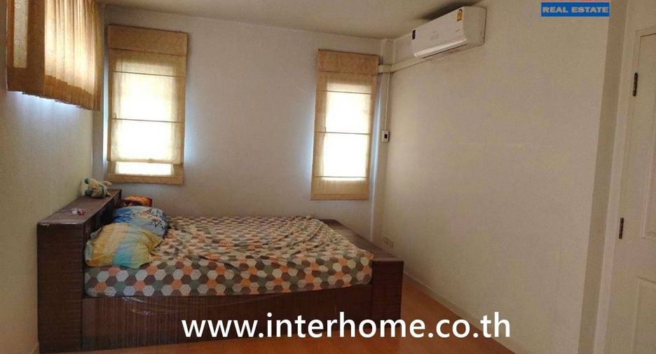 For sale 3 bedrooms house in Mueang Samut Prakan, Samut Prakan