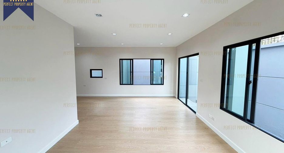 Haus zum Kauf mit 3 Zimmer in Mueang Pathum Thani, Pathum Thani