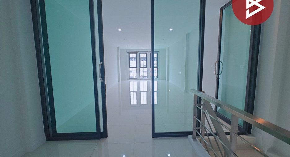 À louer 2 chambres local commercial à Prawet, Bangkok