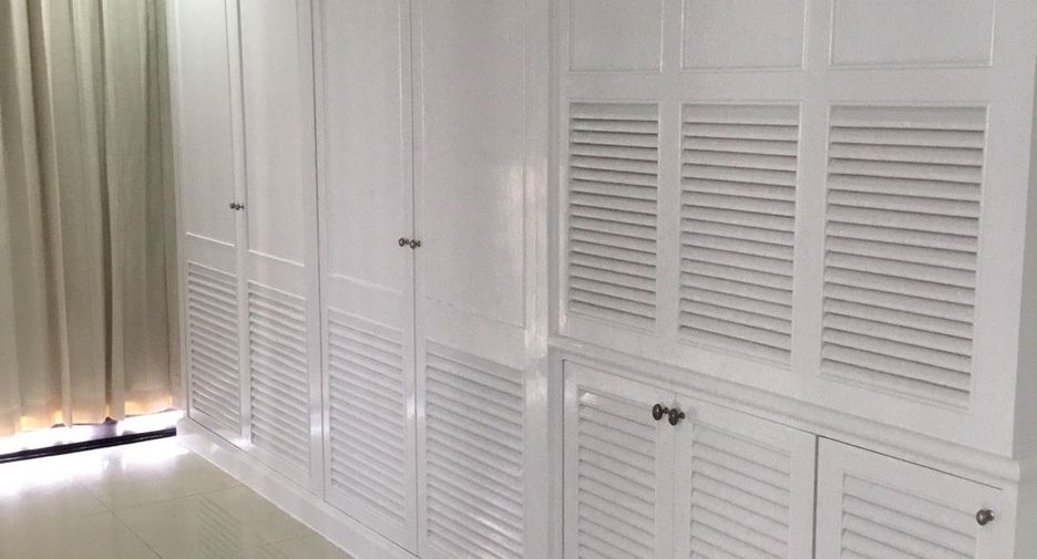 Condo en alquiler de 3 habitaciones en Watthana, Bangkok