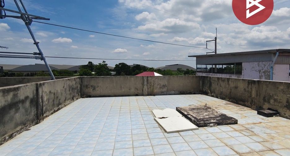 For sale 8 ベッドルーム retail Space in Sam Phran, Nakhon Pathom