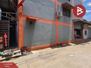 For sale 8 ベッドルーム retail Space in Sam Phran, Nakhon Pathom