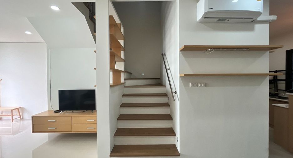 For rent 2 bedrooms townhouse in San Sai, Chiang Mai