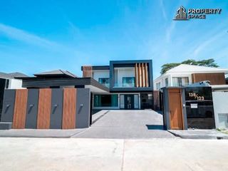 For rent 5 bedrooms villa in Bang Lamung, Chonburi