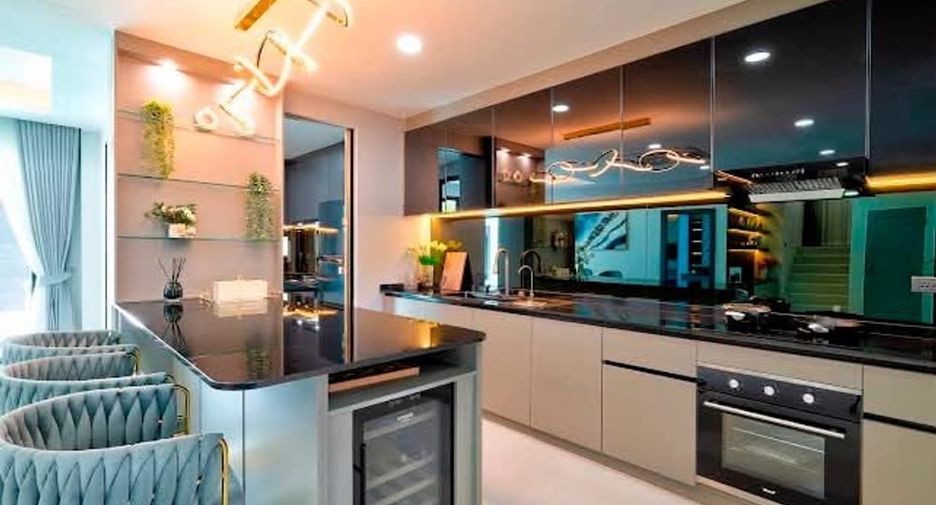 For rent 5 bedrooms villa in Jomtien, Pattaya