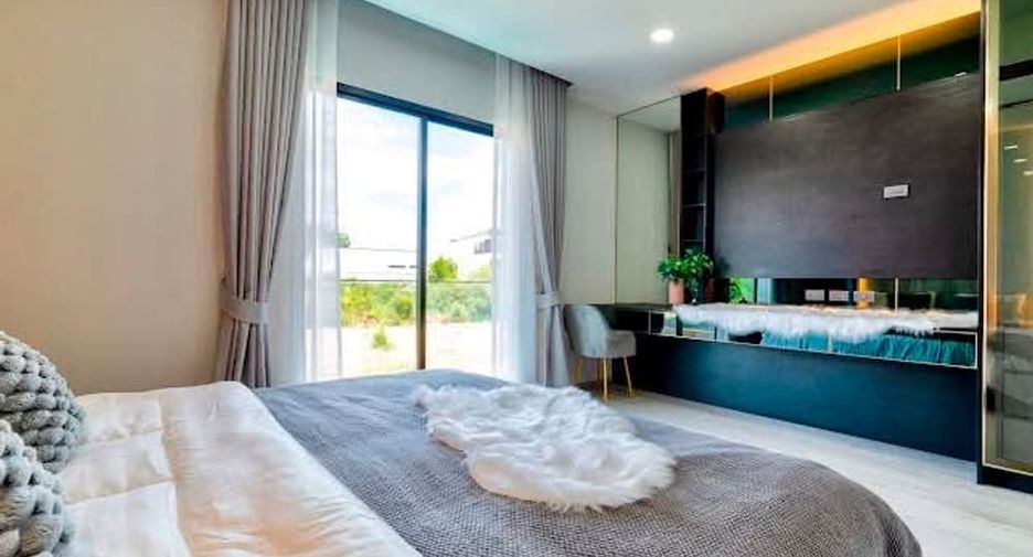 For rent 5 bedrooms villa in Jomtien, Pattaya
