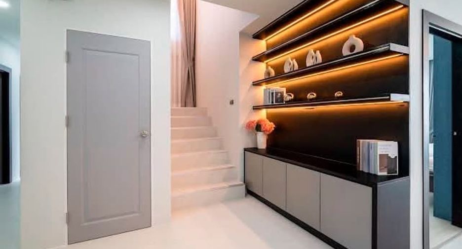 For rent 5 bedrooms villa in Jomtien, Pattaya