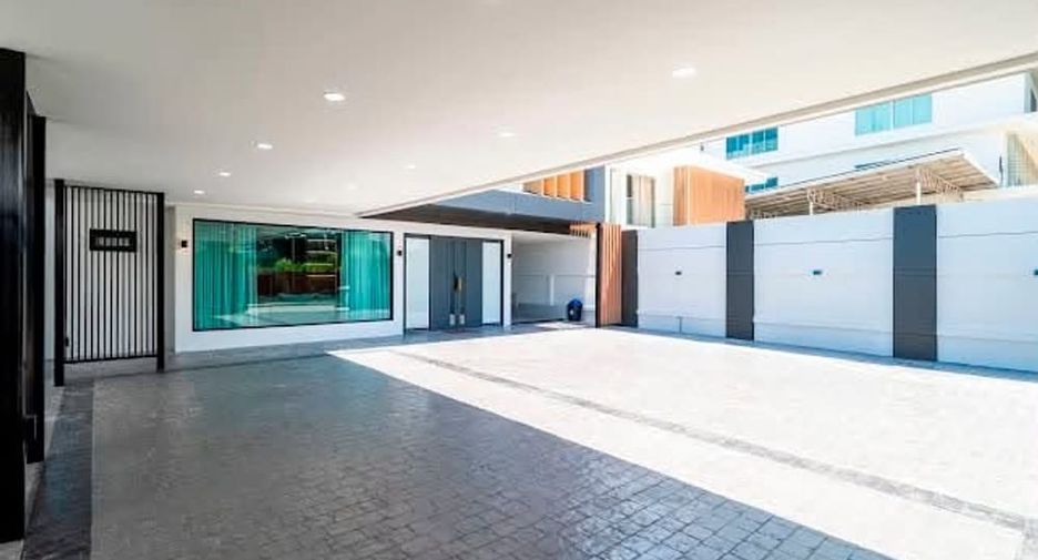 For rent 5 bedrooms villa in Jomtien, Pattaya