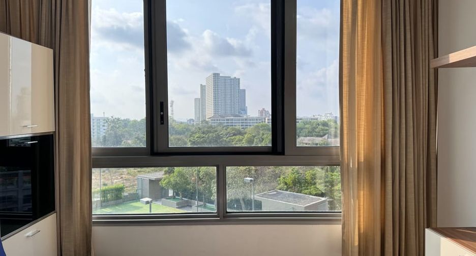 For rent 3 bedrooms condo in Bang Lamung, Chonburi