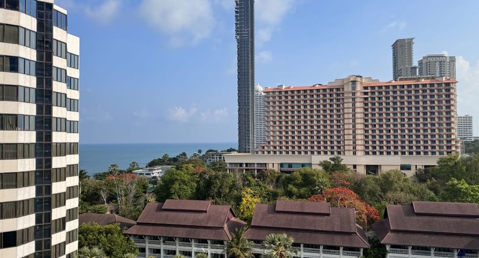 For rent 3 bedrooms condo in Bang Lamung, Chonburi