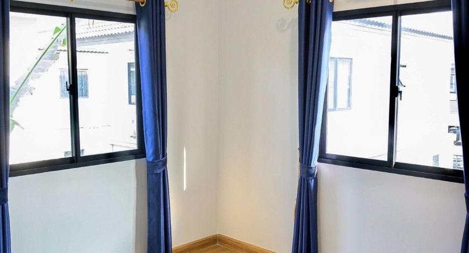 For sale 3 bedrooms house in Thung Khru, Bangkok