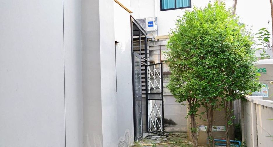 For sale 3 bedrooms house in Thung Khru, Bangkok