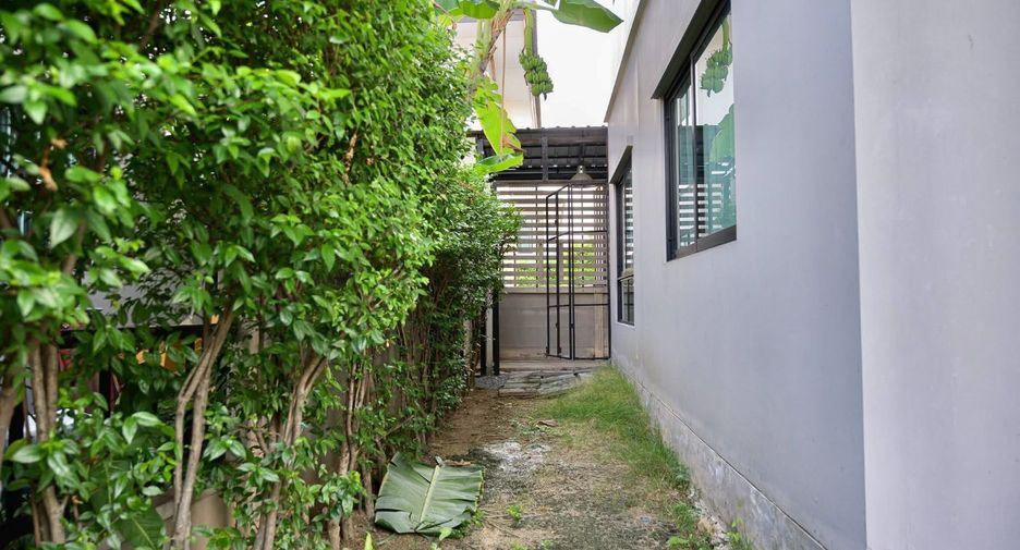 For sale 3 bedrooms house in Thung Khru, Bangkok
