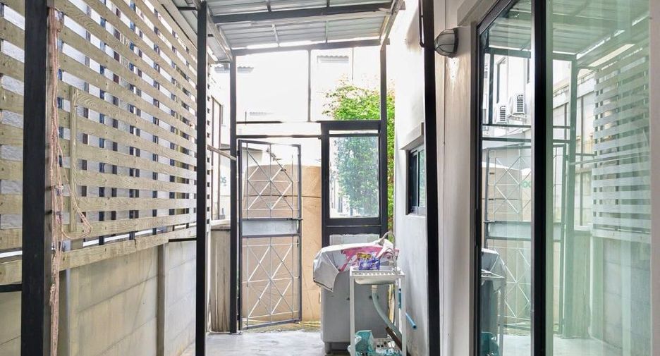 For sale 3 bedrooms house in Thung Khru, Bangkok