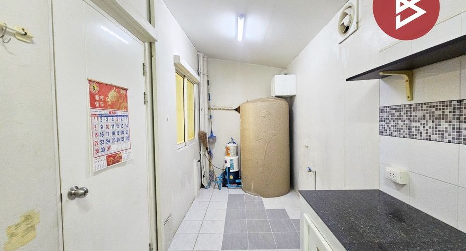 For sale 3 bedrooms townhouse in Phra Pradaeng, Samut Prakan