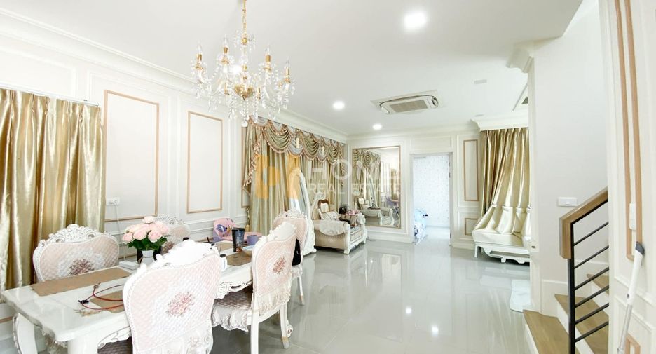 Casa en venta de 4 habitaciones en Bang Khae, Bangkok