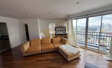 For rent 2 bedrooms condo in Yan Nawa, Bangkok