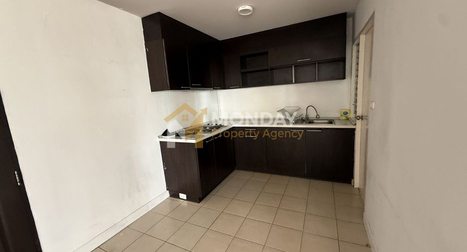 For rent 2 bedrooms condo in Yan Nawa, Bangkok