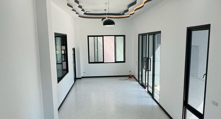 Lagerhaus zum Kauf mit 2 Zimmer in Lam Luk Ka, Pathum Thani