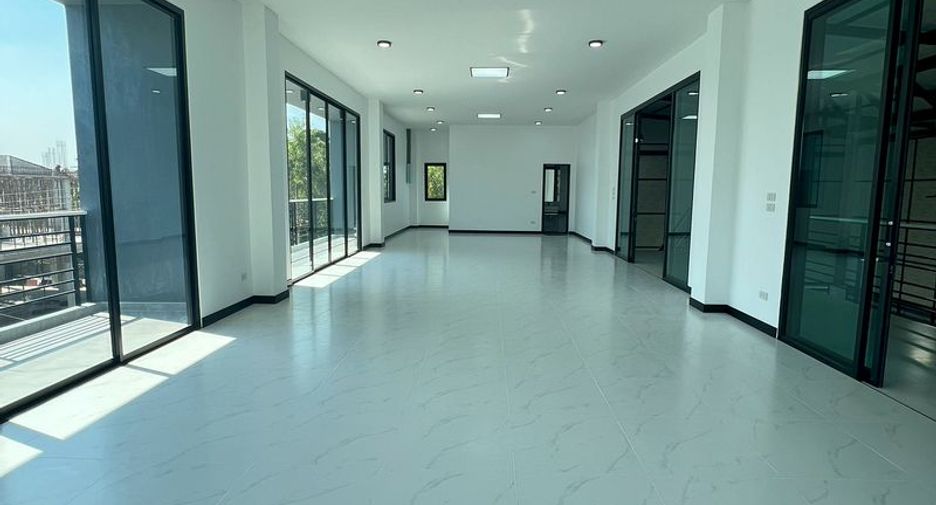 Lagerhaus zum Kauf mit 2 Zimmer in Lam Luk Ka, Pathum Thani