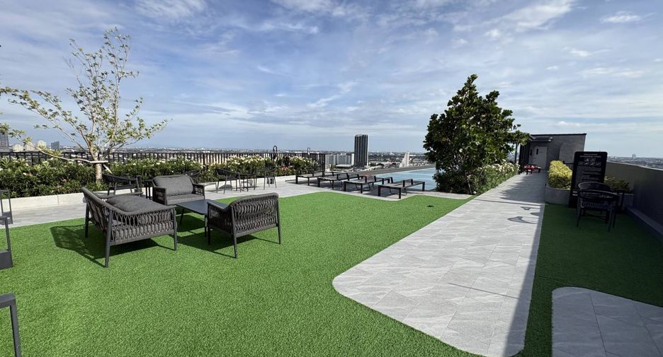 For sale 1 bed condo in Bang Na, Bangkok