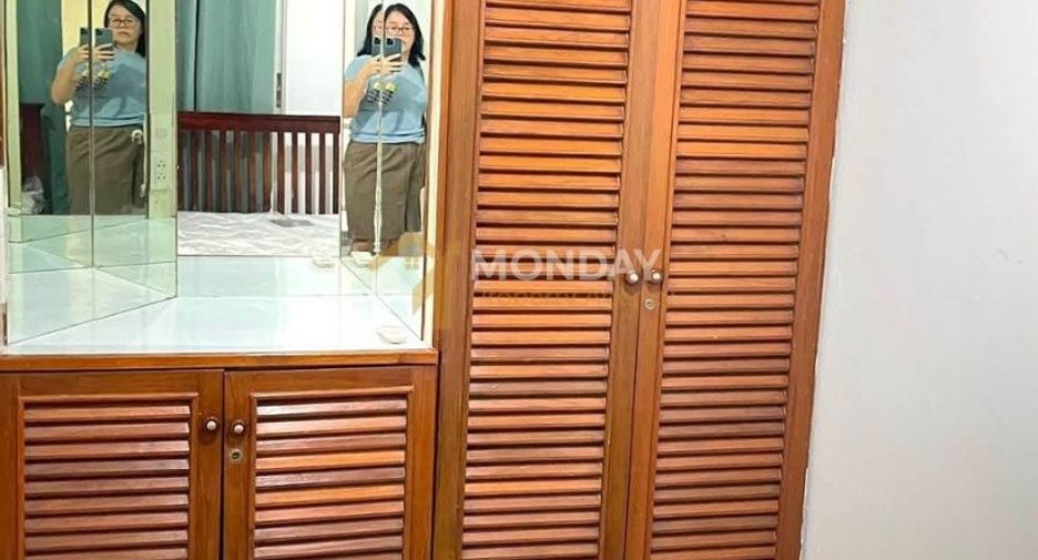 For rent 2 bedrooms condo in Ratchathewi, Bangkok