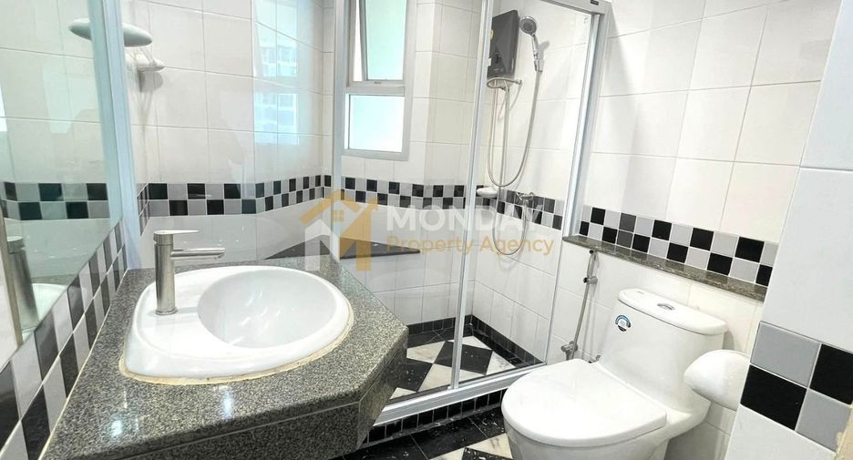 For rent 2 bedrooms condo in Ratchathewi, Bangkok