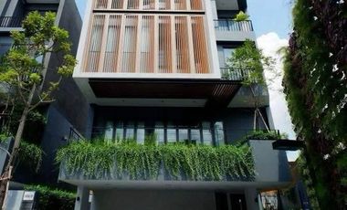 Haus zur Miete mit 4 Zimmer in Watthana, Bangkok
