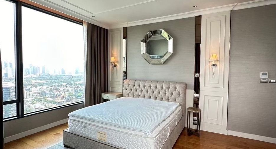 For rent 3 bedrooms condo in Pathum Wan, Bangkok