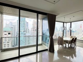 Condo en alquiler de 3 habitaciones en Pathum Wan, Bangkok