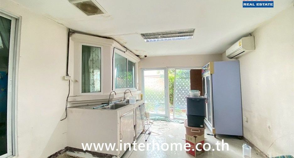 For sale 4 bedrooms house in Min Buri, Bangkok