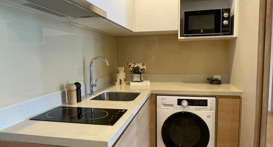 For rent 2 bedrooms condo in Phaya Thai, Bangkok