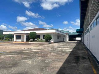 À vendre et à louer 100 chambres entrepôt à Ban Bueng, Chonburi