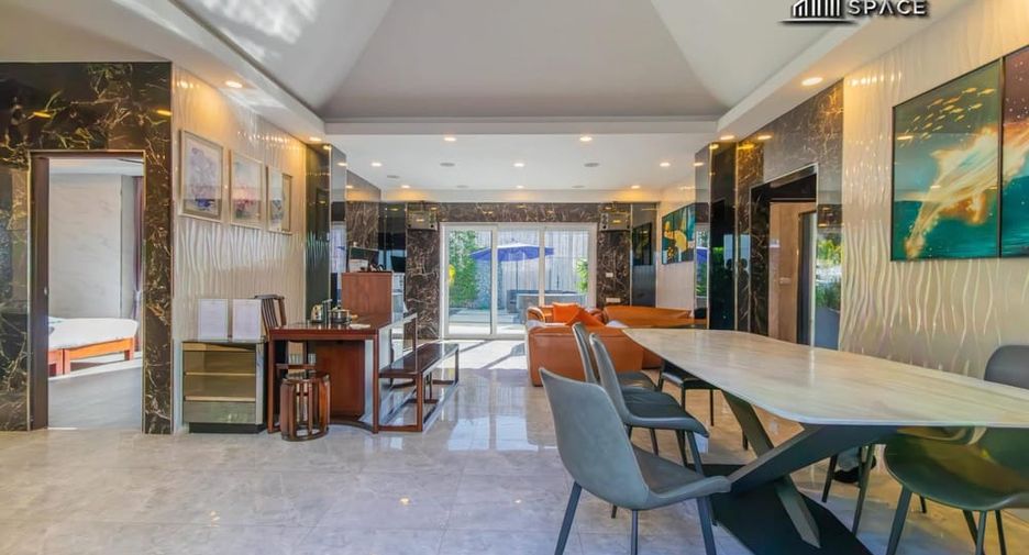 For rent 5 bedrooms villa in Bang Lamung, Chonburi