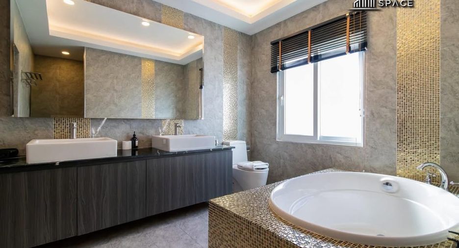 For rent 5 bedrooms villa in Bang Lamung, Chonburi
